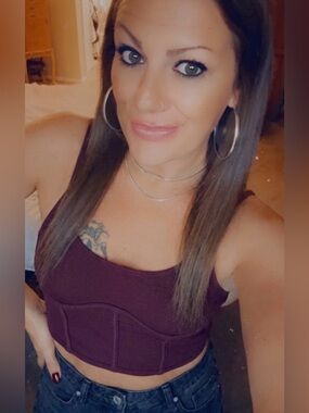 Garage Ribbed Sleeveless Crop Top in Burgundy